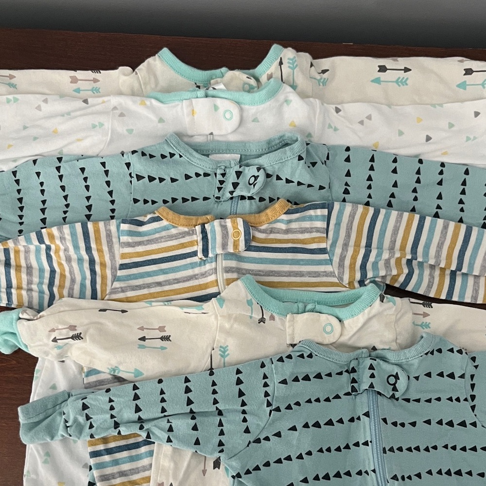Gerber Baby Bundle Of 6 Onesies/Pjs